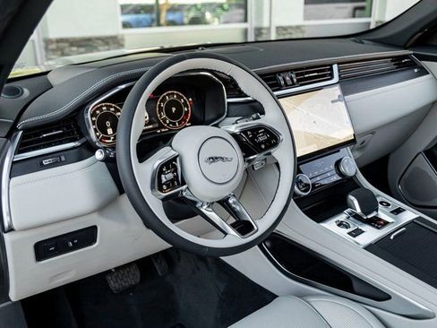 New 2026 Jaguar F-PACE R-Dynamic S image 16