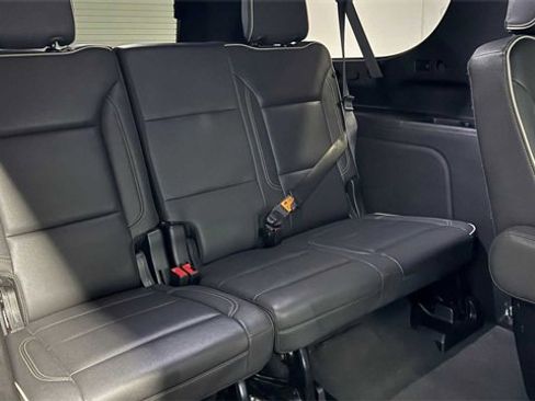 Used 2024 Chevrolet Suburban Premier w/ Premium Package 2 image 19