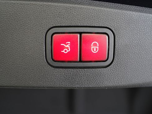 Used 2016 Mercedes-Benz E 350 4dr Sdn E 350 Sport RWD image 38