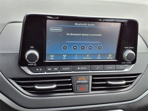 Used 2024 Nissan Altima 2.5 S image 5