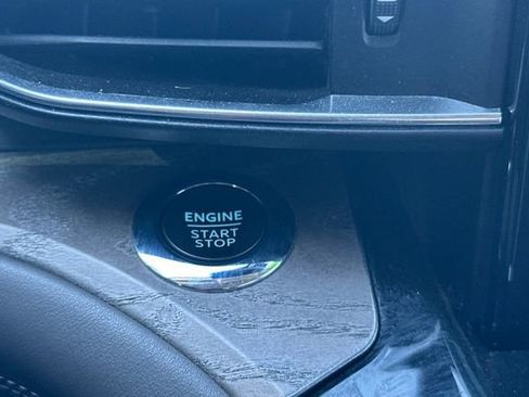 Used 2022 Ford Explorer Platinum w/ Equipment Group 601A image 27