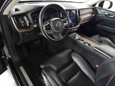 Used 2019 Volvo XC60 T8 Inscription image 18