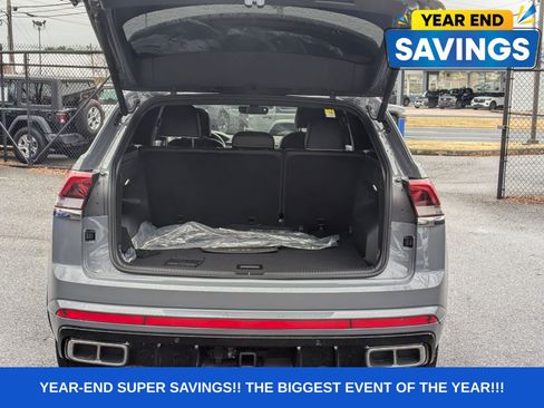 Used 2025 Volkswagen Atlas Cross Sport SEL Premium R-Line image 6