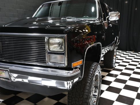 Used 1987 Chevrolet Blazer 4WD image 9