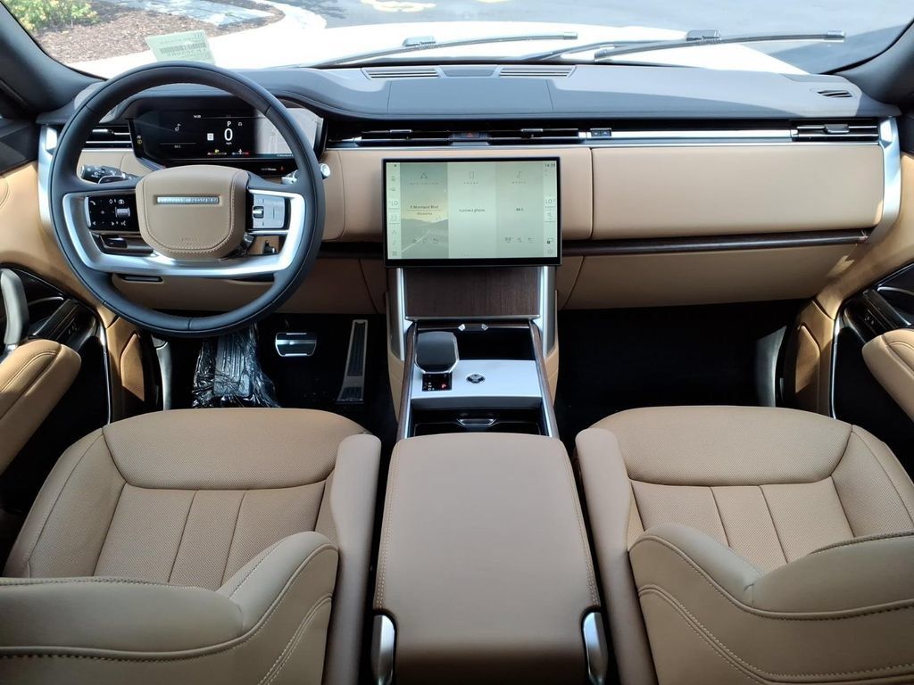 New 2026 Land Rover Range Rover Long Wheelbase SE AWD/4WD image 9