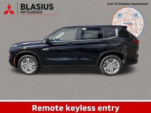 Used 2025 Mitsubishi Outlander ES AWD/4WD image 3