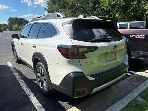 Used 2025 Subaru Outback Touring AWD/4WD image 2