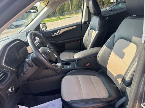 Used 2021 Ford Escape Titanium w/ Titanium Elite Package AWD/4WD image 7