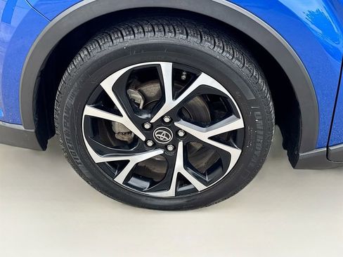Used 2018 Toyota C-HR XLE FWD image 39