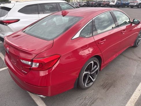 Used 2018 Honda Accord Sport image 6