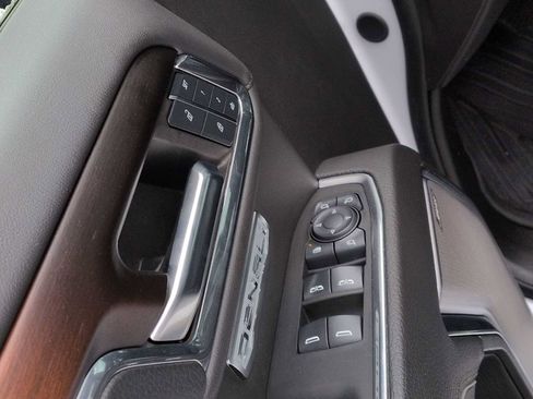 Used 2023 Jeep Grand Cherokee Limited w/ Black Appearance Package image 8