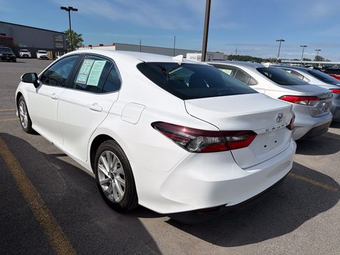 Used 2024 Toyota Camry LE FWD image 5