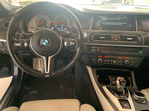 Used 2014 BMW M5 RWD image 17