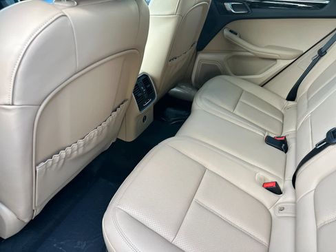 New 2026 Porsche Macan image 13