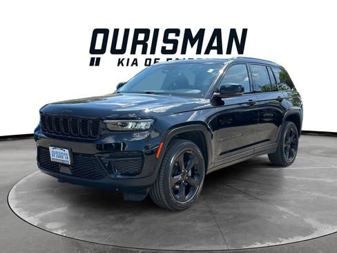 Used 2022 Jeep Grand Cherokee Altitude AWD/4WD image 2