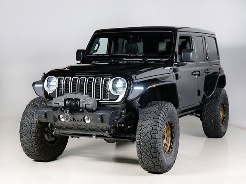 Used 2025 Jeep Wrangler Unlimited Sahara w/ Technology Group AWD/4WD image 1