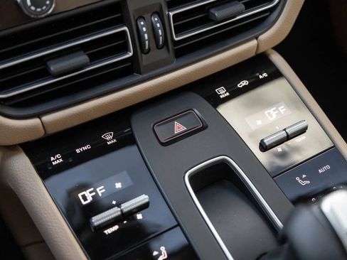 Certified 2026 Porsche Macan image 24