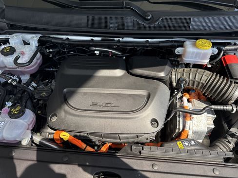 Used 2026 Chrysler Pacifica Pinnacle FWD image 35