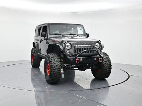 Used 2017 Jeep Wrangler Unlimited Rubicon AWD/4WD image 4