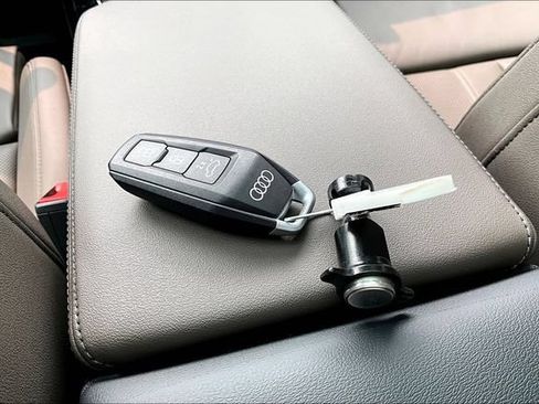 Used 2025 Audi Q5 Premium AWD/4WD image 35