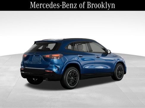 Used 2025 Mercedes-Benz GLA 35 AMG 4MATIC image 21