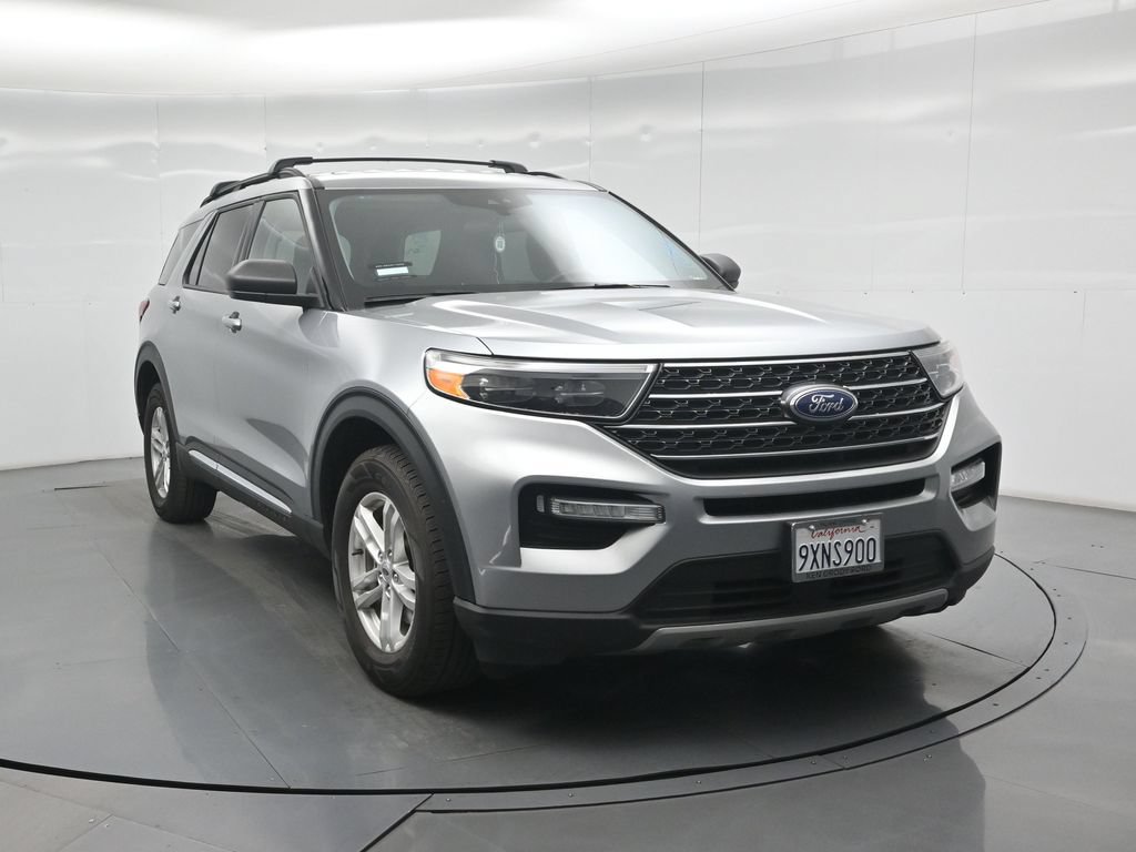 Used 2024 Ford Explorer XLT w/ Equipment Group 202A AWD/4WD image 24