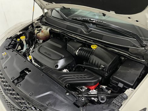 Used 2021 Chrysler Pacifica Limited w/ S Appearance Package AWD/4WD image 28