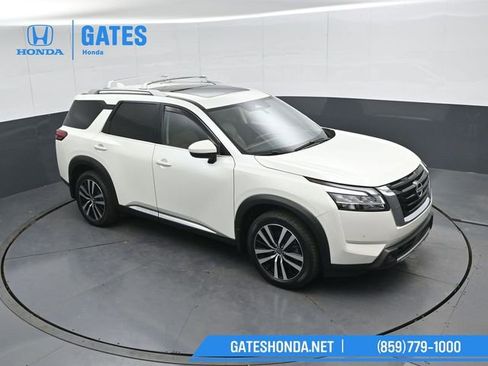 Used 2023 Nissan Pathfinder Platinum AWD/4WD image 54