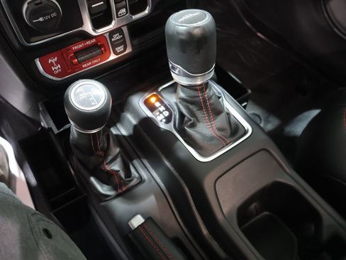 Used 2023 Jeep Gladiator Rubicon w/ LED Lighting Group AWD/4WD image 28