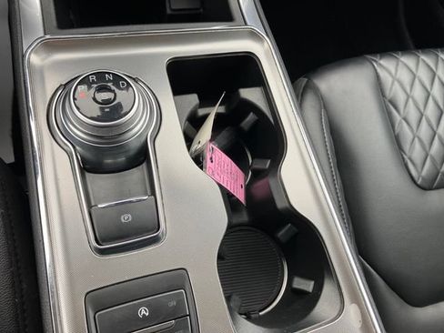 Used 2024 Ford Edge Titanium AWD/4WD image 8