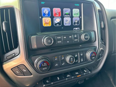 Used 2018 Chevrolet Silverado 1500 LT w/ All Star Edition AWD/4WD image 10