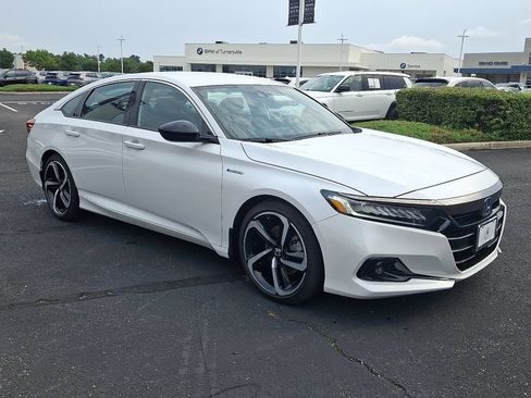 Used 2022 Honda Accord Sport image 3