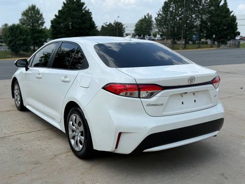 Used 2021 Toyota Corolla LE FWD image 5