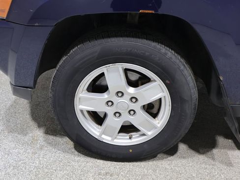 Used 2006 Jeep Grand Cherokee Laredo AWD/4WD image 8