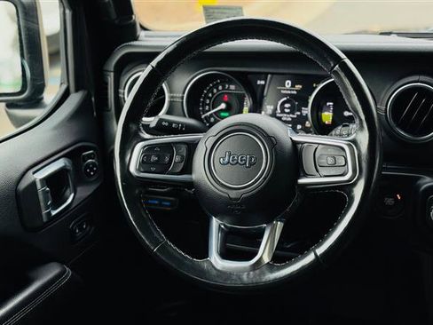 Used 2022 Jeep Wrangler Unlimited Sahara w/ Cold Weather Group image 23