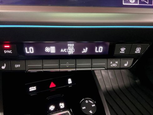 Used 2023 Audi Q4 e-tron Premium Plus w/ Premium Plus image 32