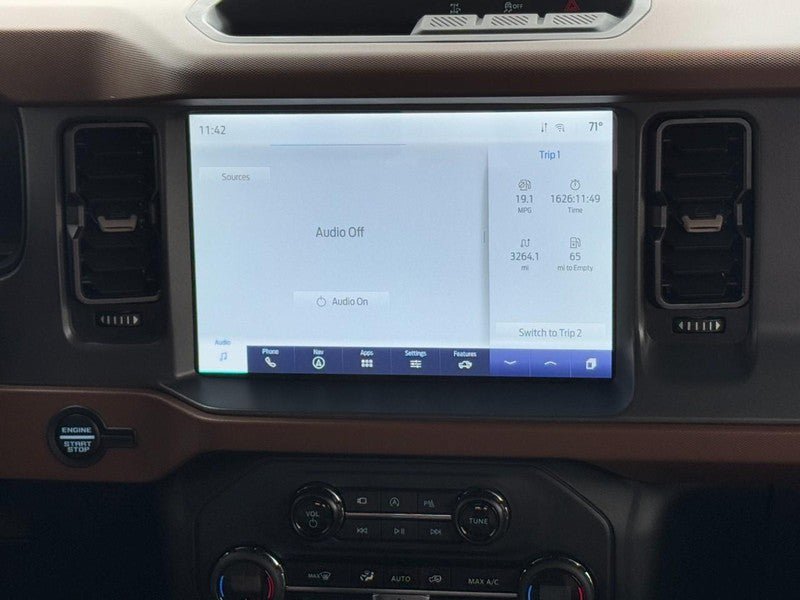 Used 2024 Ford Bronco Outer Banks AWD/4WD image 12