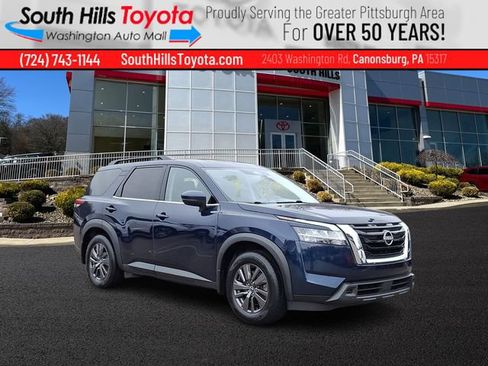 Used 2022 Nissan Pathfinder SV w/ SV Premium Package AWD/4WD image 1