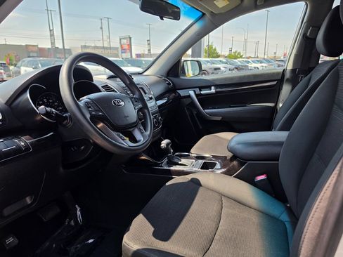 Used 2014 Kia Sorento LX FWD image 9