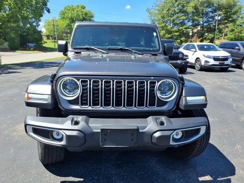 Used 2025 Jeep Wrangler Unlimited Sahara AWD/4WD image 25