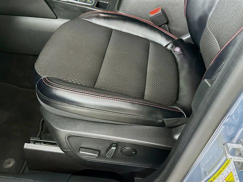 Used 2024 Ford Escape ST-Line w/ Tech Pack #1 FWD image 9