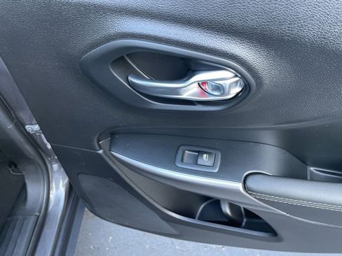 Used 2022 Jeep Cherokee Limited image 61