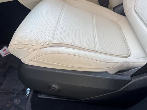 Certified 2025 Mercedes-Benz GLC 300 4MATIC image 15