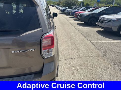 Used 2018 Subaru Forester 2.5i Touring AWD/4WD image 4