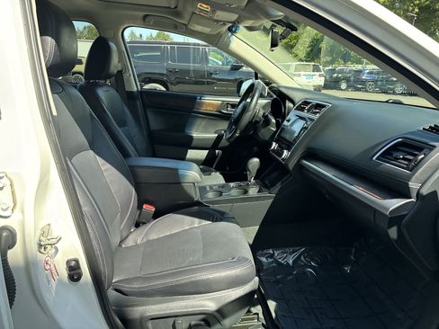 Used 2018 Subaru Outback 2.5i Limited AWD/4WD image 5