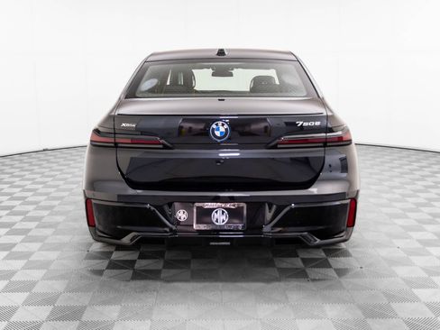 New 2026 BMW 750e xDrive w/ Executive Package image 5