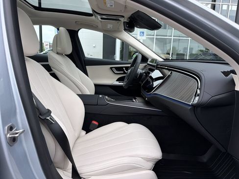 New 2026 Mercedes-Benz E 350 4MATIC Sedan image 18