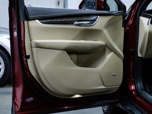 Used 2018 Cadillac XT5 FWD image 47