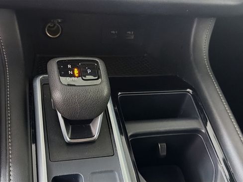 Used 2024 Nissan Pathfinder SV FWD image 23