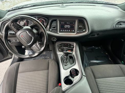 Used 2023 Dodge Challenger SXT w/ Blacktop Package image 17